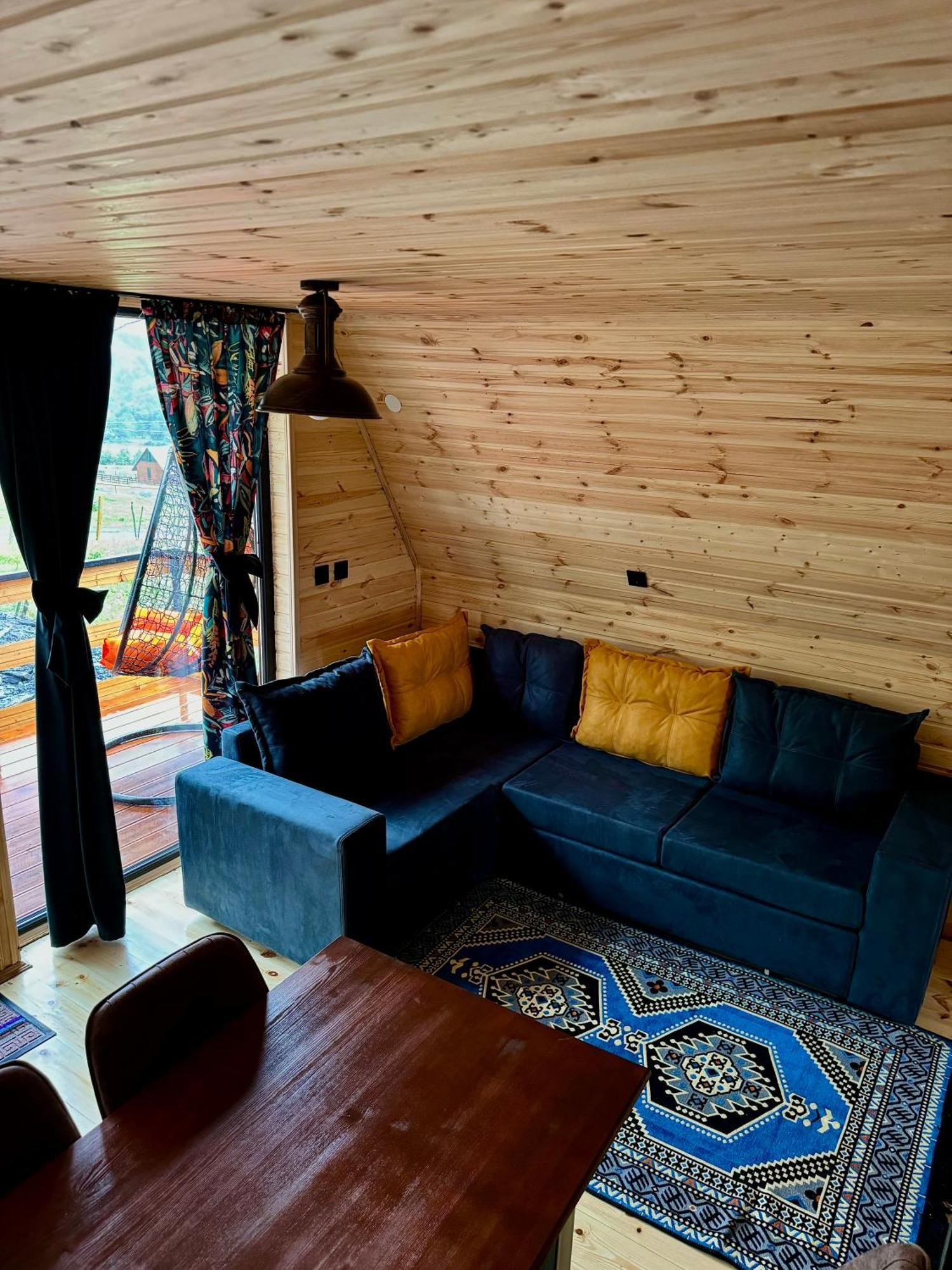 Kazbegi Inn Cottages Exterior photo