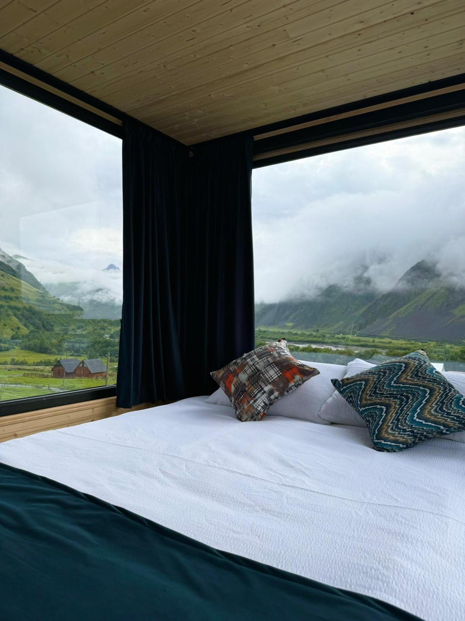 Kazbegi Inn Cottages Exterior photo