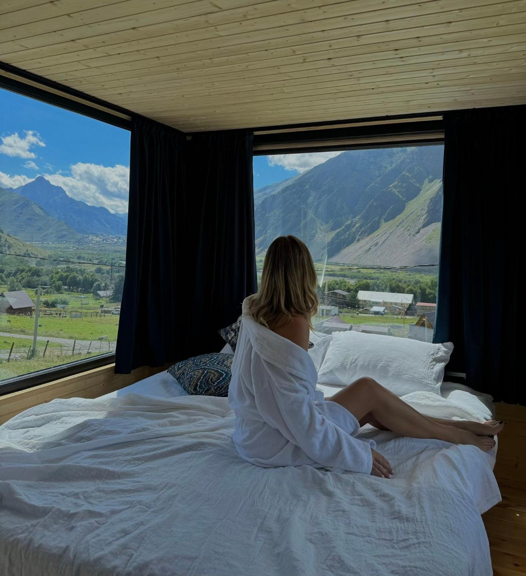 Kazbegi Inn Cottages Exterior photo