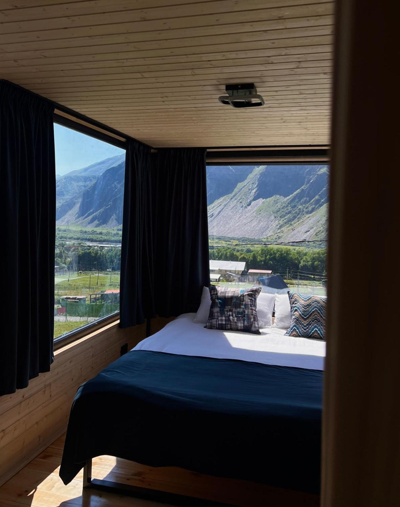 Kazbegi Inn Cottages Exterior photo