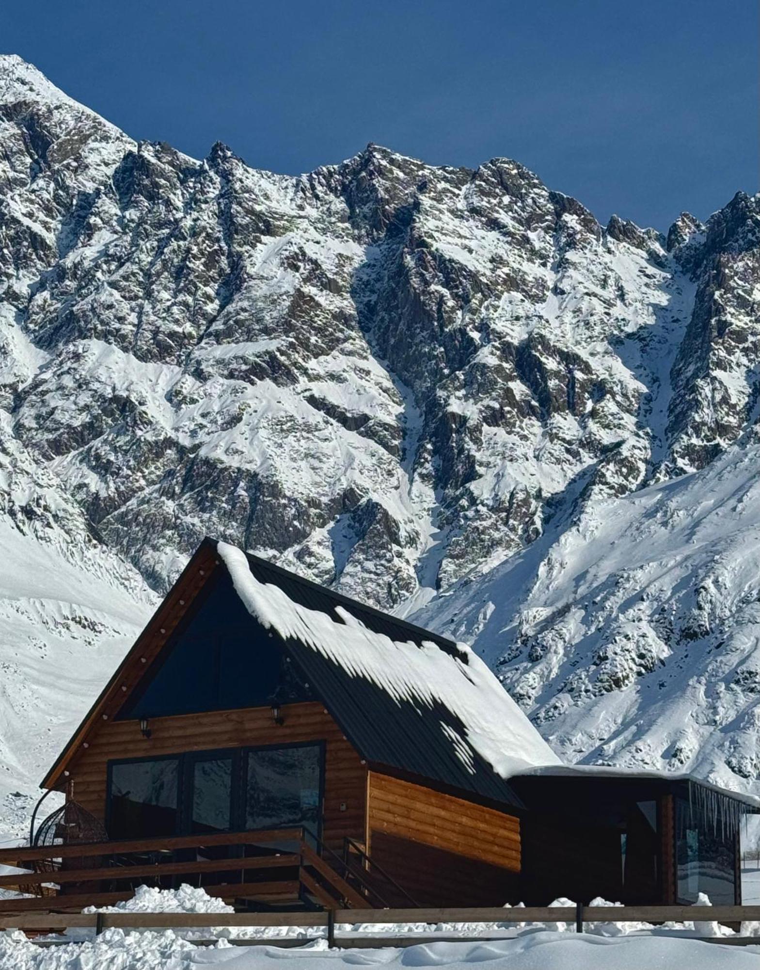 Kazbegi Inn Cottages Exterior photo