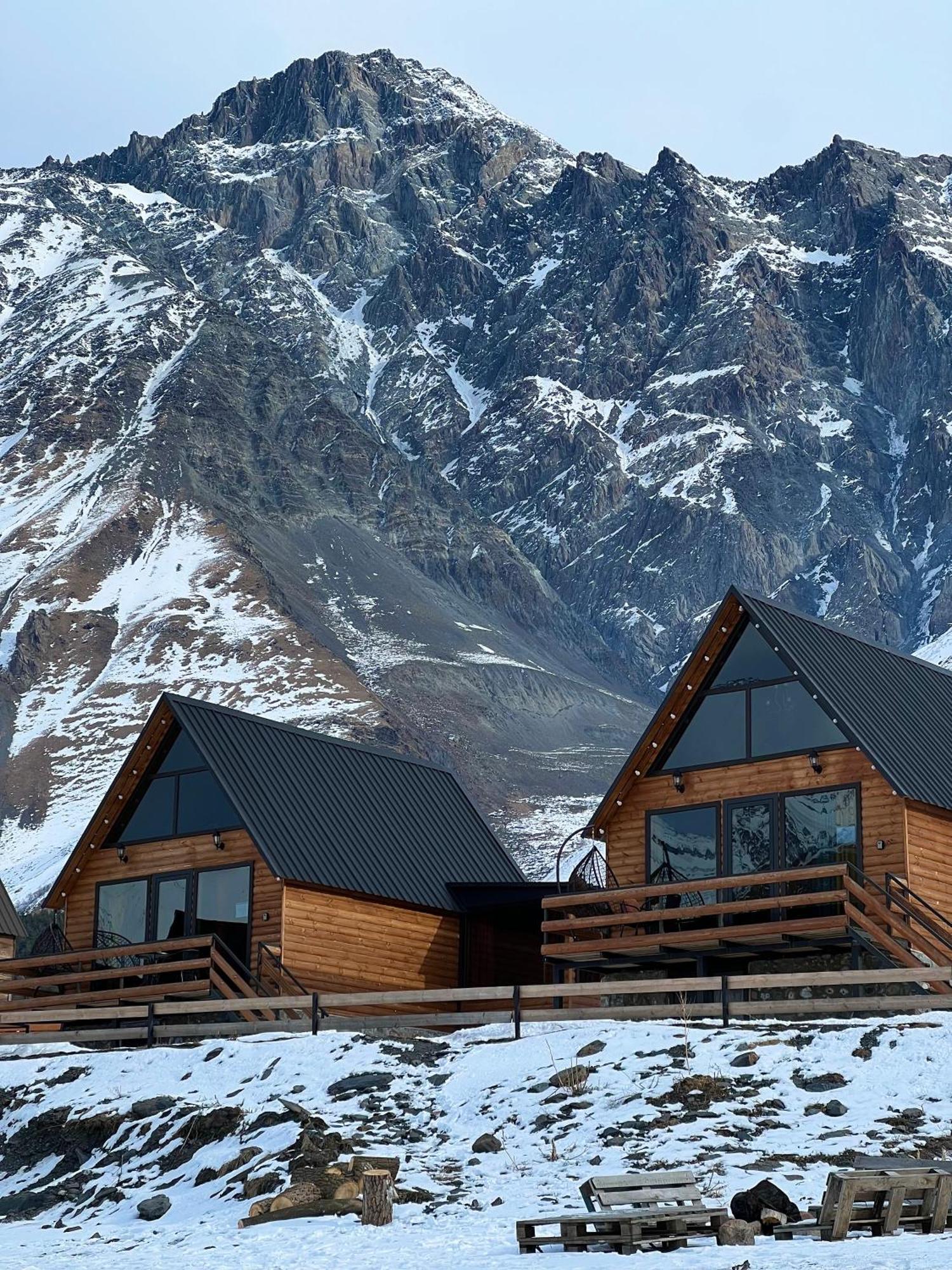 Kazbegi Inn Cottages Exterior photo